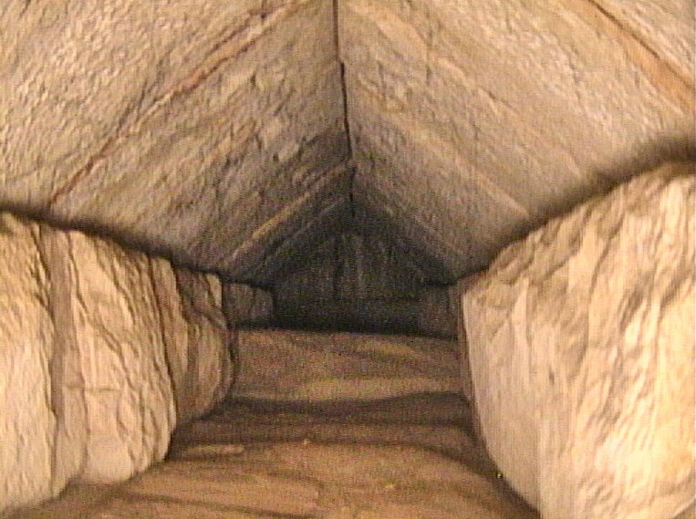 考古團隊本次在吉薩大金字塔內部發現的隱密通道。路透/AP