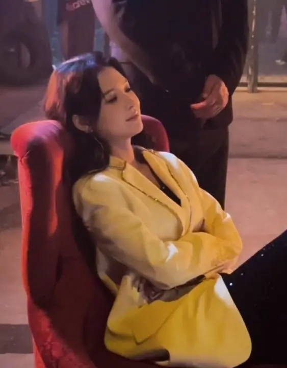 內地短劇女演員左一被助理討薪打人。