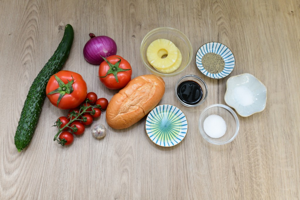 材料包括多款新鮮蔬果。 材料包括多款新鮮蔬果。