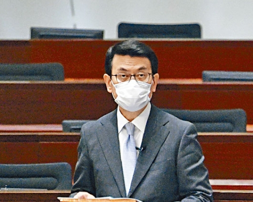 ■商經局局長邱騰華指,香港的《版權條例》落後了十年。