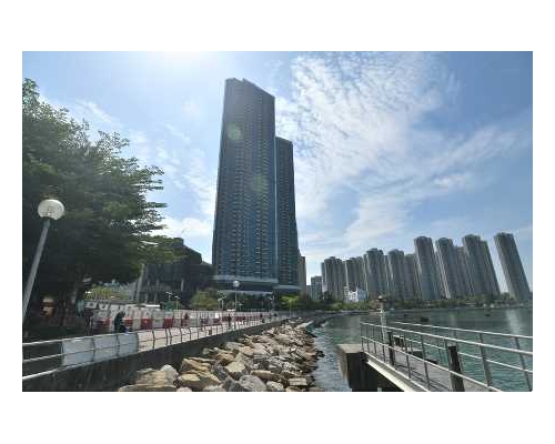 柏傲灣一房戶898萬沽．