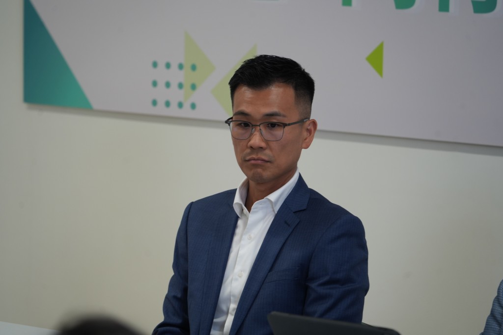 九龍西醫院聯網總行政經理(規劃及發展)郭孝聰介紹,重建之後,大樓會有更多室內及室外活動空間。 九龍西醫院聯網總行政經理(規劃及發展)郭孝聰介紹,重建之後,大樓會有更多室內及室外活動空間。