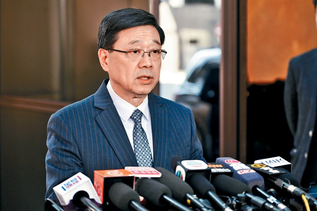 李家超強調，黎智英恣意妄為的罪行是在眾目睽睽下進行，證據確鑿，法庭的定罪判決彰顯了法律的正義。