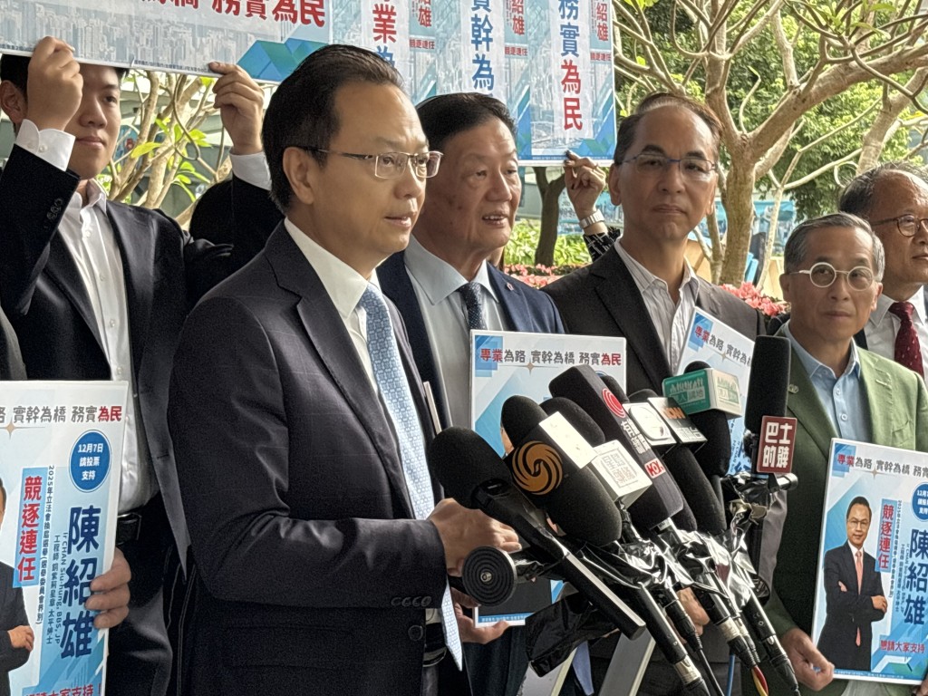 陳紹雄很高興今屆政府重視立法會意見,在創科、智慧交通、低空經濟及氫能發展等方面,採納了他不少建議。 陳紹雄很高興今屆政府重視立法會意見,在創科、智慧交通、低空經濟及氫能發展等方面,採納了他不少建議。