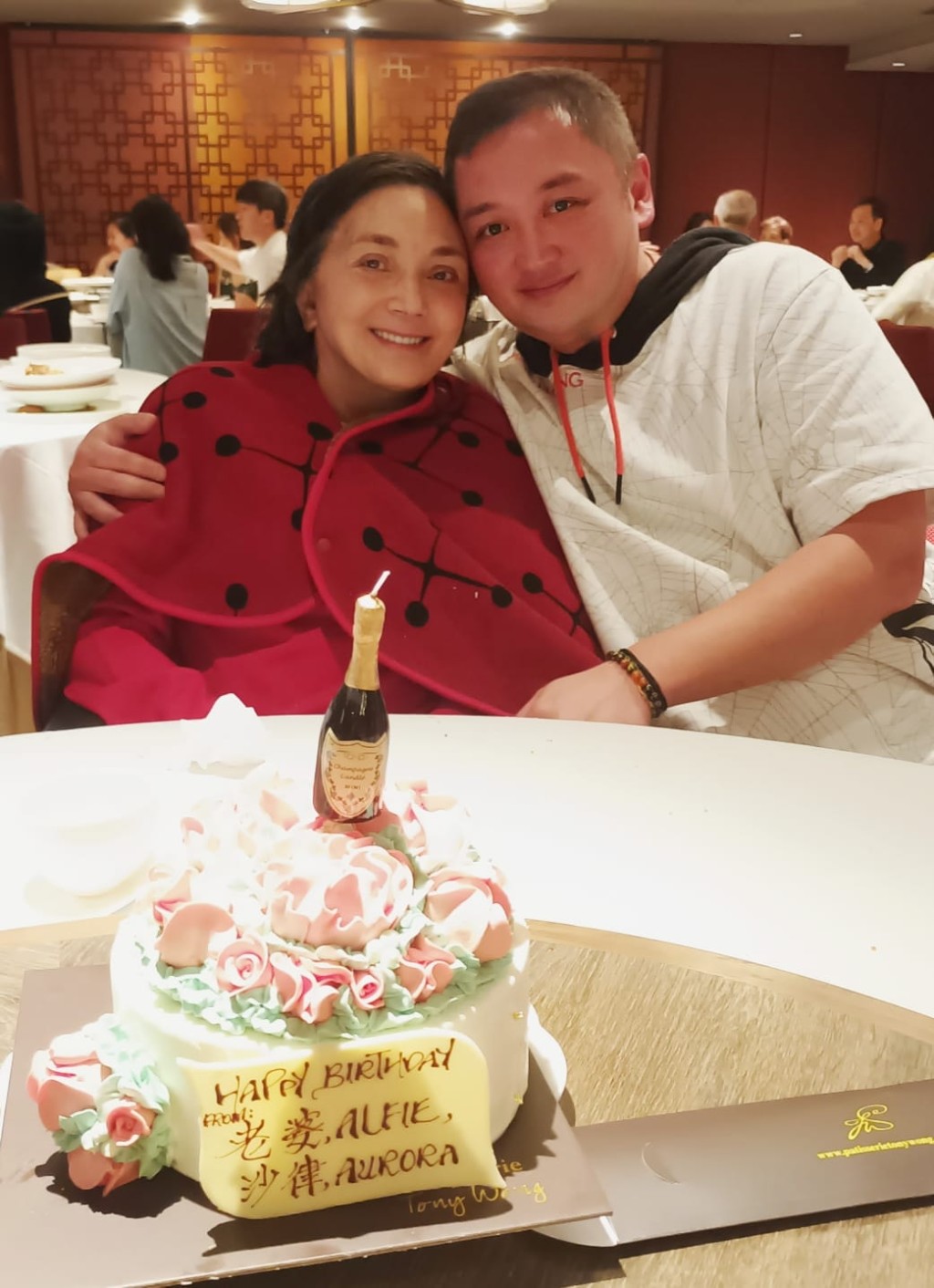 施明與大仔李泳漢感情很好。