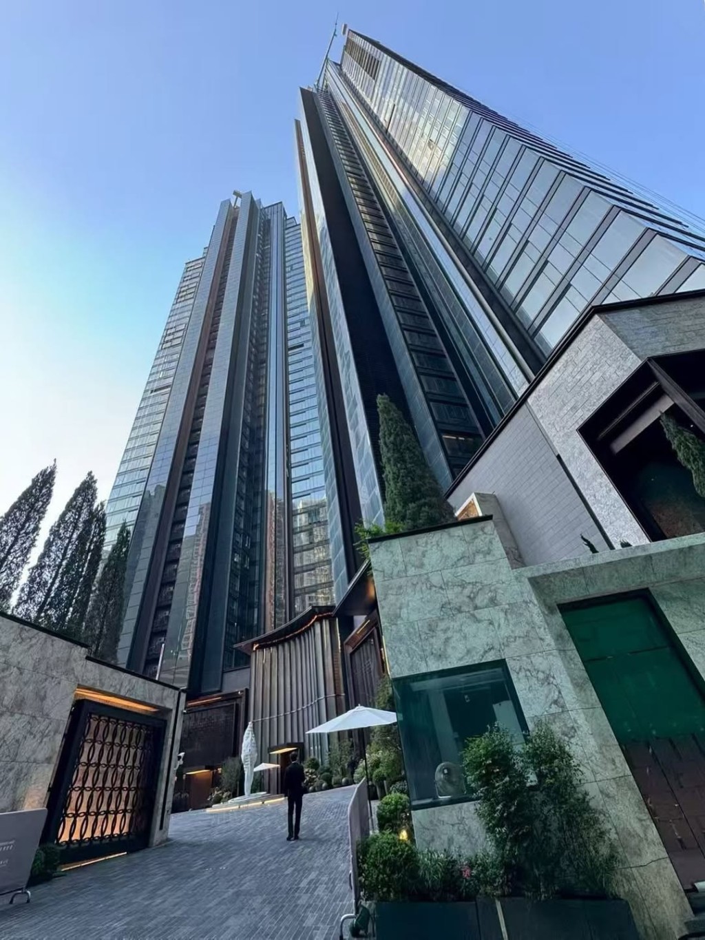 天御第2期昨售出1伙4房,呎價53874元。 天御第2期昨售出1伙4房,呎價53874元。