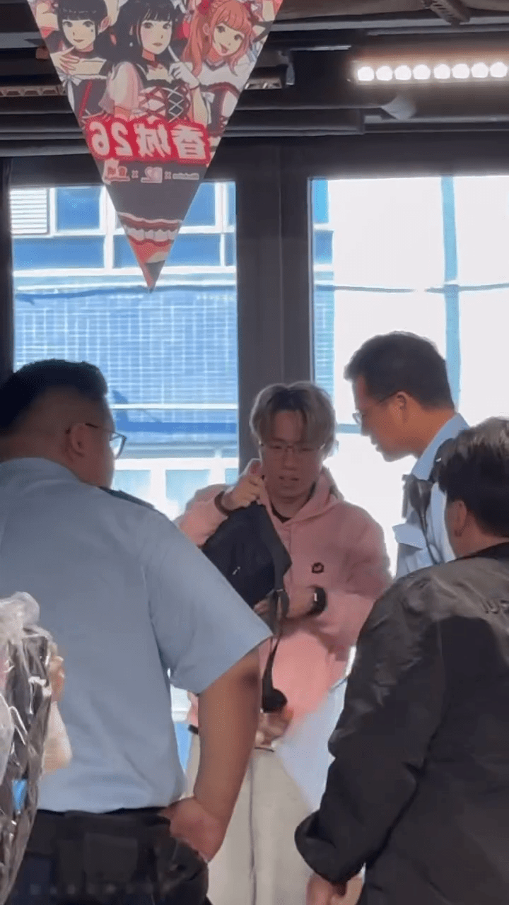 粉衫涉事男子為YouTube頻道JFFT的其中一名32歲姓夏YouTuber「米爺」。Threads：ch1oecyt