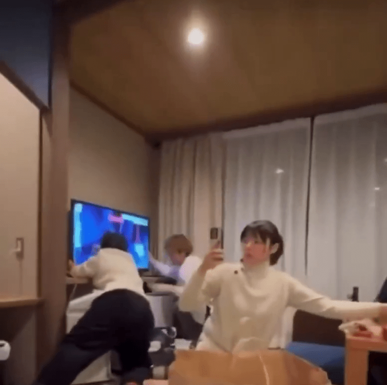 日本遇地震,台灣旅客捨身護電視成網上熱話。 @allenwu_11658 日本遇地震,台灣旅客捨身護電視成網上熱話。 @allenwu_11658