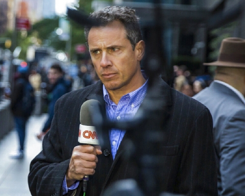 克里斯科莫因为协助哥哥洗白而掉了主播的工作。（美联社）