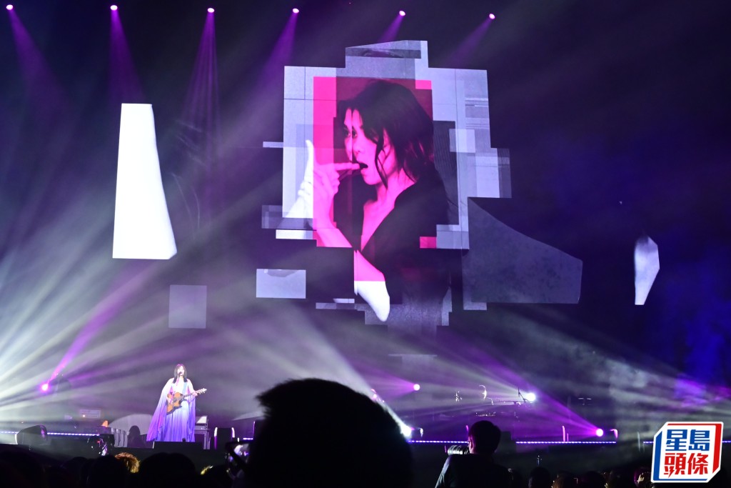 蔡健雅終於在紅館舉行演唱會。