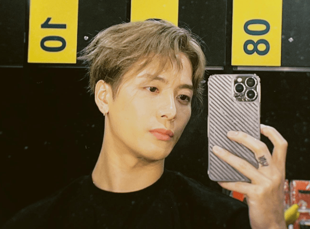 今日傳出姜濤頭場邀得久未返港演出的王嘉爾擔任特別嘉賓。 今日傳出姜濤頭場邀得久未返港演出的王嘉爾擔任特別嘉賓。