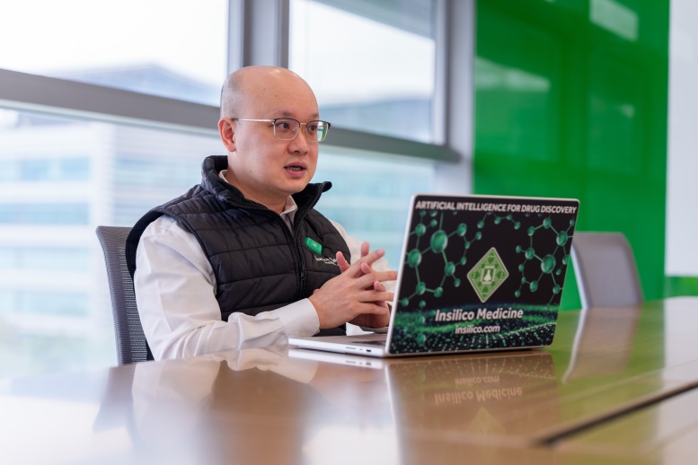 潘穎博士解釋生成式人工智能加速新藥研發的邏輯，將原本需要4至6年的早期研發周期縮短至12至18個月，時間及成本大減。