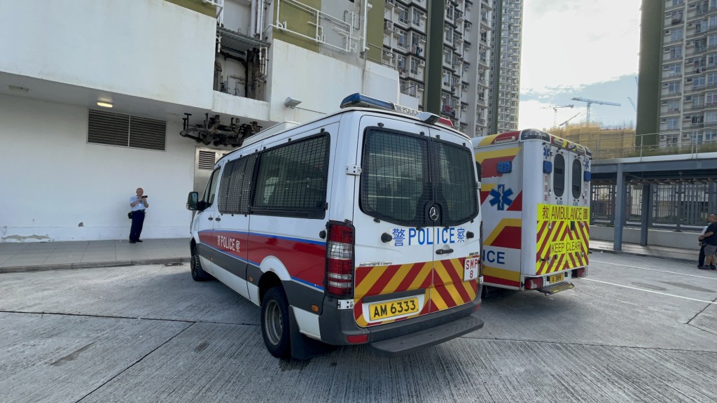 警员到场调查。杨伟亨摄