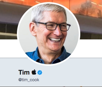 Tim Cook事後幽默改Twitter用戶名,用「蘋果」標誌為名。Twitter