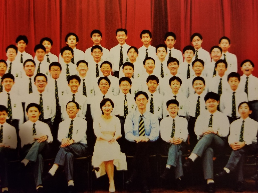 Jonathan（後排右5）曾就讀聖若瑟，是地地道道的「St. Joe仔」。