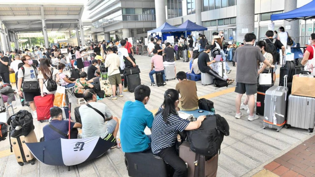 歐家榮表示稍後公布深圳灣口岸陽性旅客處理的優化措施。資料圖片