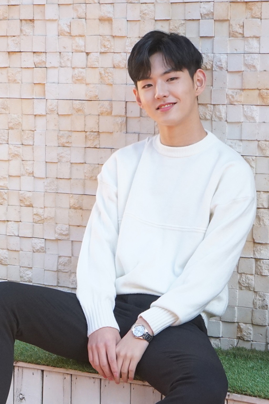 外型属邻家乖乖仔的金东彬，应该好多姐姐锡锡！