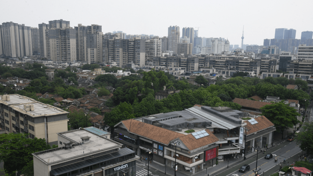 到大灣區退休具有購買力、醫療與養老配套以及文化共融等優勢，圖為佛山街景。