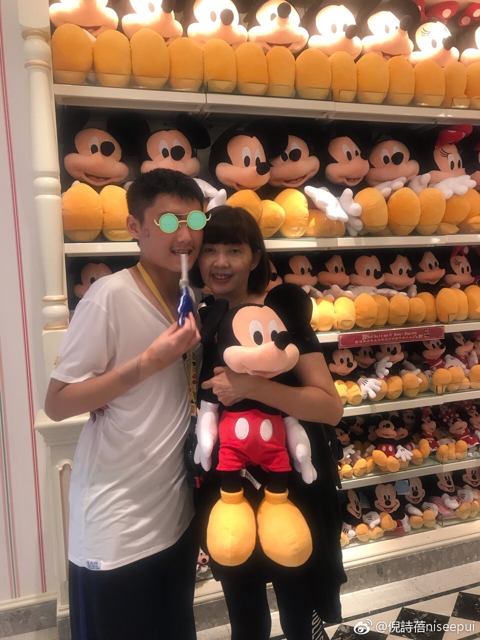 倪詩蓓與兒子的感情似乎不錯。(網圖)