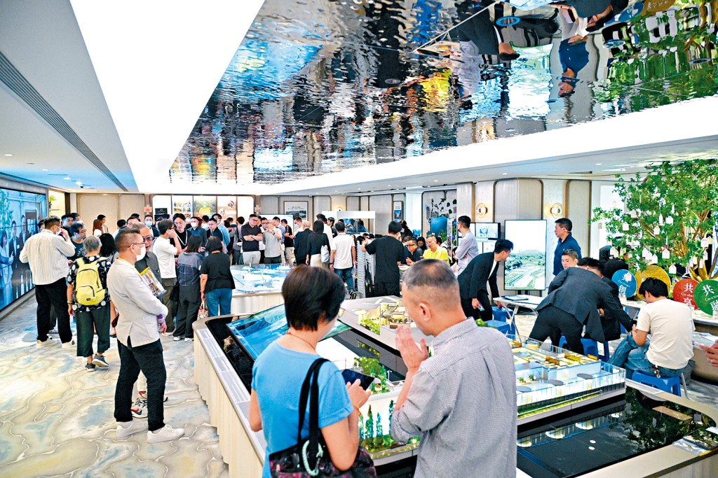 PALO SPRINGS吸引大批準買家參觀示範單位，並即日收逾700票，超額認購近10倍。