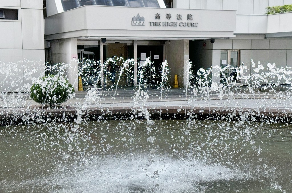 高等法院大樓其中一層將指定供香港國際商事法庭使用。 高等法院大樓其中一層將指定供香港國際商事法庭使用。