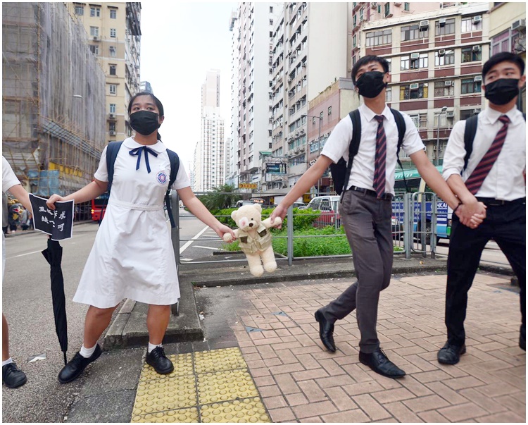 培正中學學生和校友。