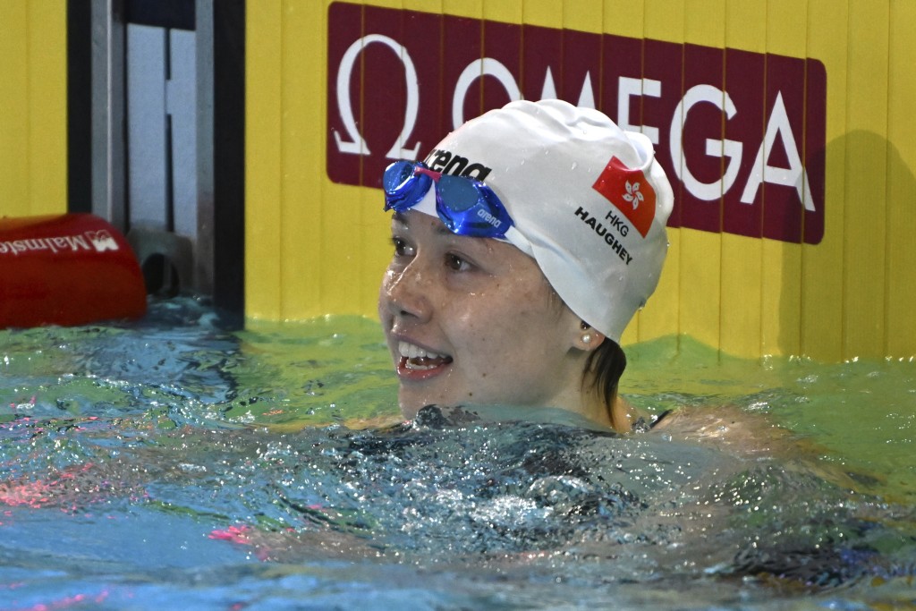 何诗蓓于短池游泳世锦赛成功卫冕200米自由泳金牌。AP