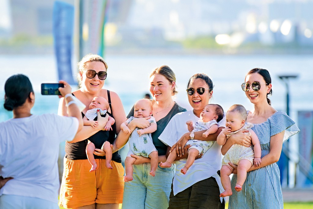 2萬元新生嬰兒獎勵金將於今年10月屆滿，各界關注《財政預算案》會否延續相關政策。