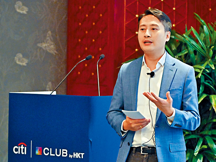 李冠康表示，香港花旗銀行信用卡零售銷售總額按年持平，並優於市場。