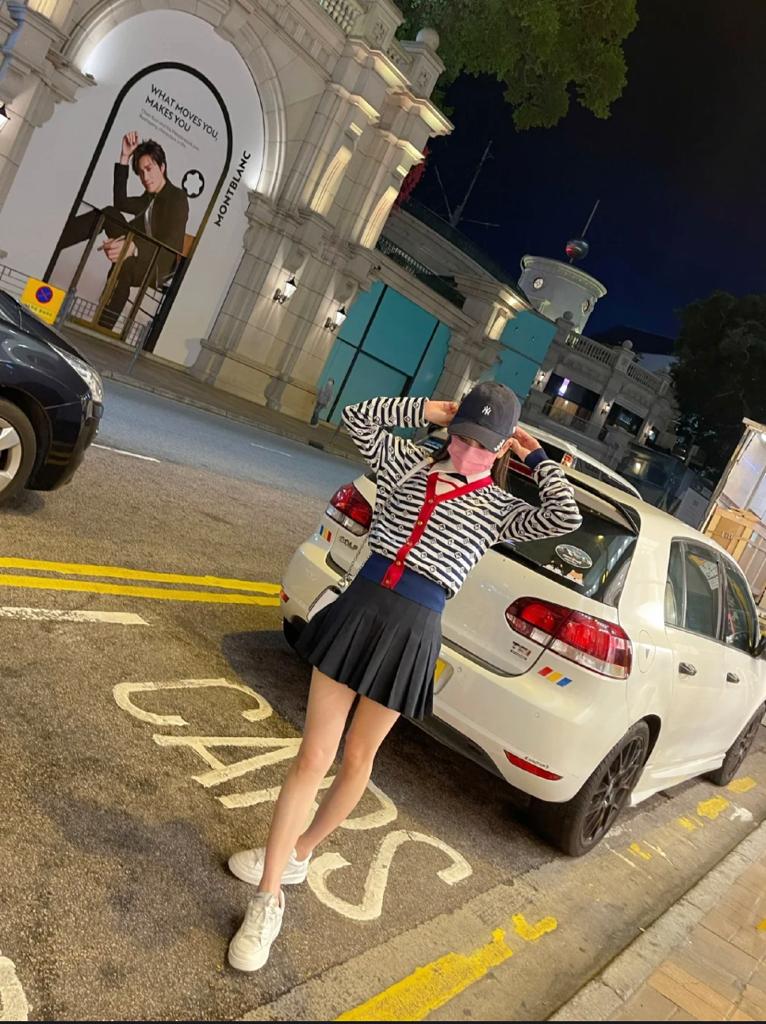 附近都有車輛不停經過。