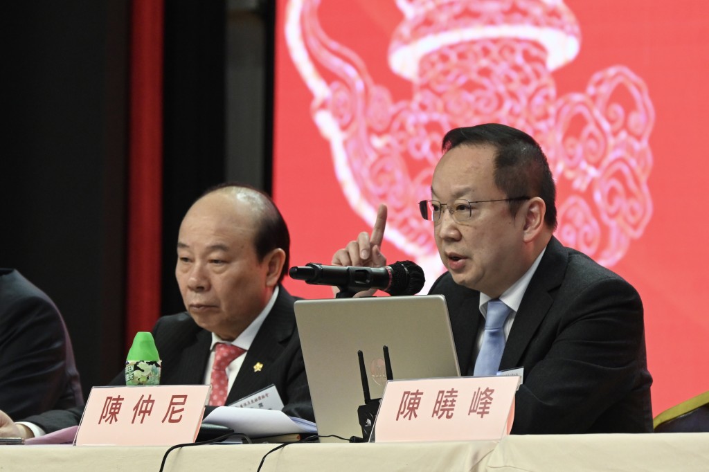 陈仲尼致词时表示，冀香港牢牢把握大湾区发展机遇，跟随国家脚步和党中央思想的领导，大力发展经济。蔡建新摄