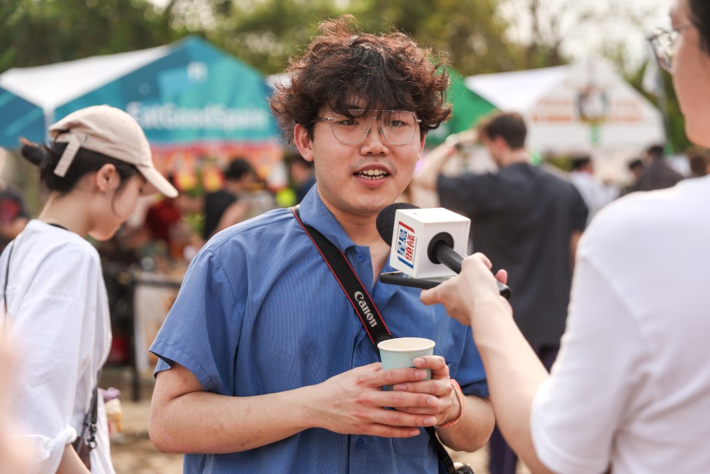 大四學生劉先生指,咖啡節內的產品價位正常,不會說特別高性價比,但相信是有質素的。 大四學生劉先生指,咖啡節內的產品價位正常,不會說特別高性價比,但相信是有質素的。