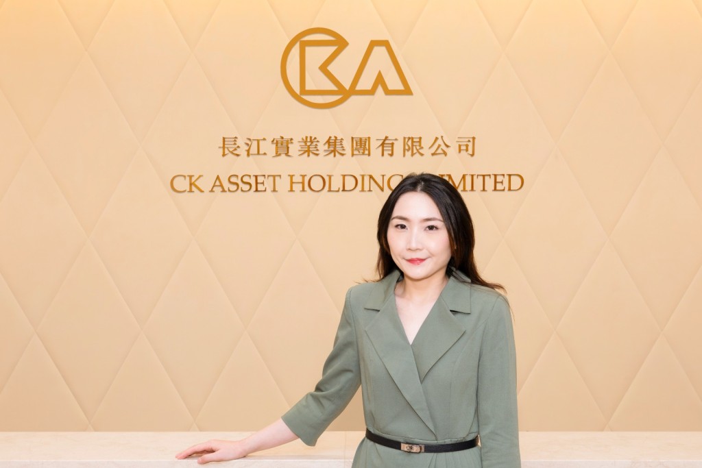 長實營業經理陳詠慈表示,集團一向看好香港超級豪宅市場,相信價值持續上揚。 長實營業經理陳詠慈表示,集團一向看好香港超級豪宅市場,相信價值持續上揚。