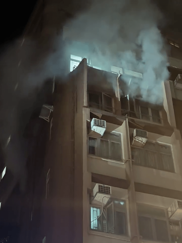 單位冒出濃煙。FB：西環變幻時