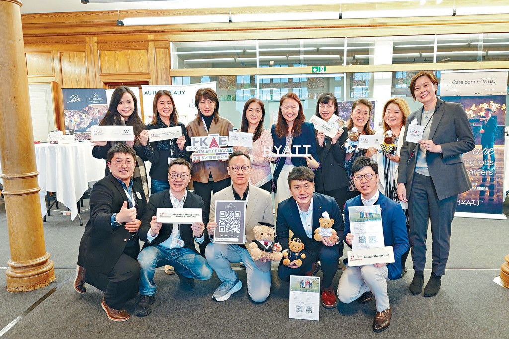 人才辦聯同香港賽馬會及五間酒店代表走訪當地知名酒店管理學府，期間參與多場招聘活動。