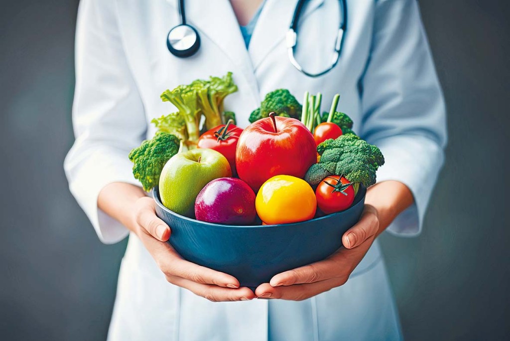 多吃蔬果少吃紅肉，對腸道健康會有幫助。