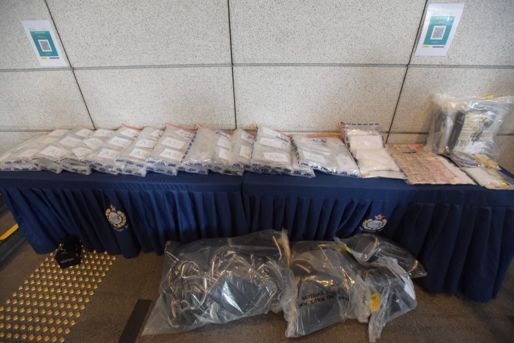 行動中,警方撿獲的可卡因,市值約7,490萬元。