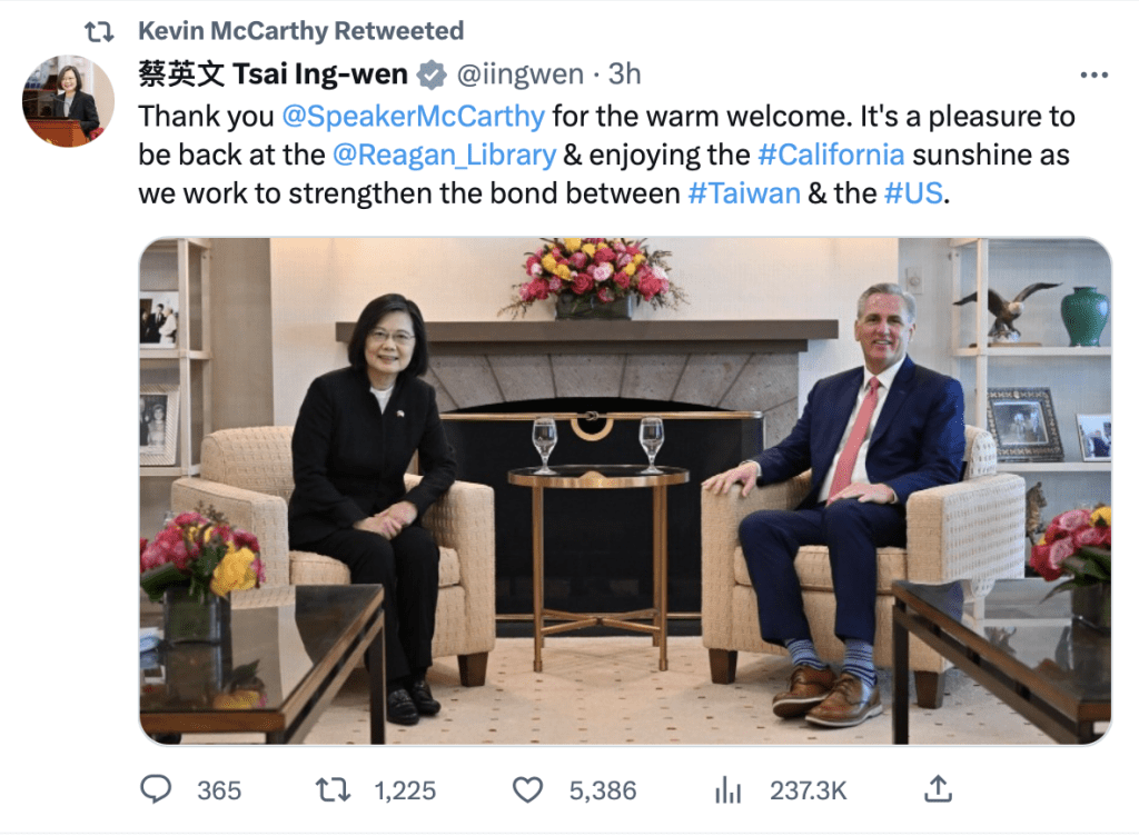 蔡英文亦在自己的推特帳號上發布與麥卡鍚會晤的照片。
