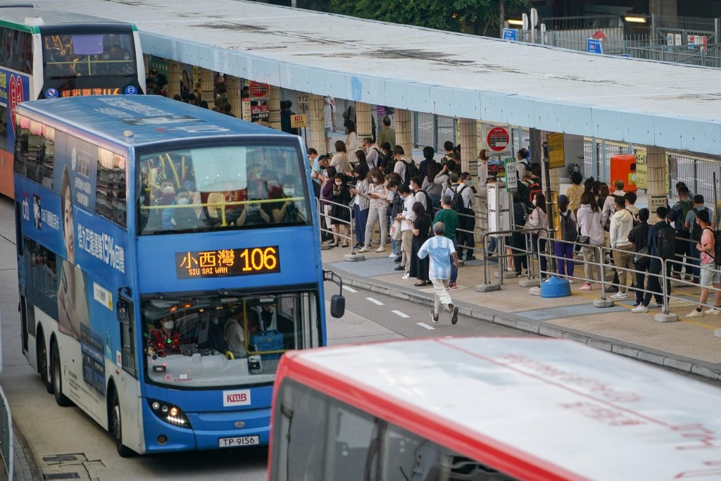 東鐵綫過海段通車後預料巴士乘客會減少。