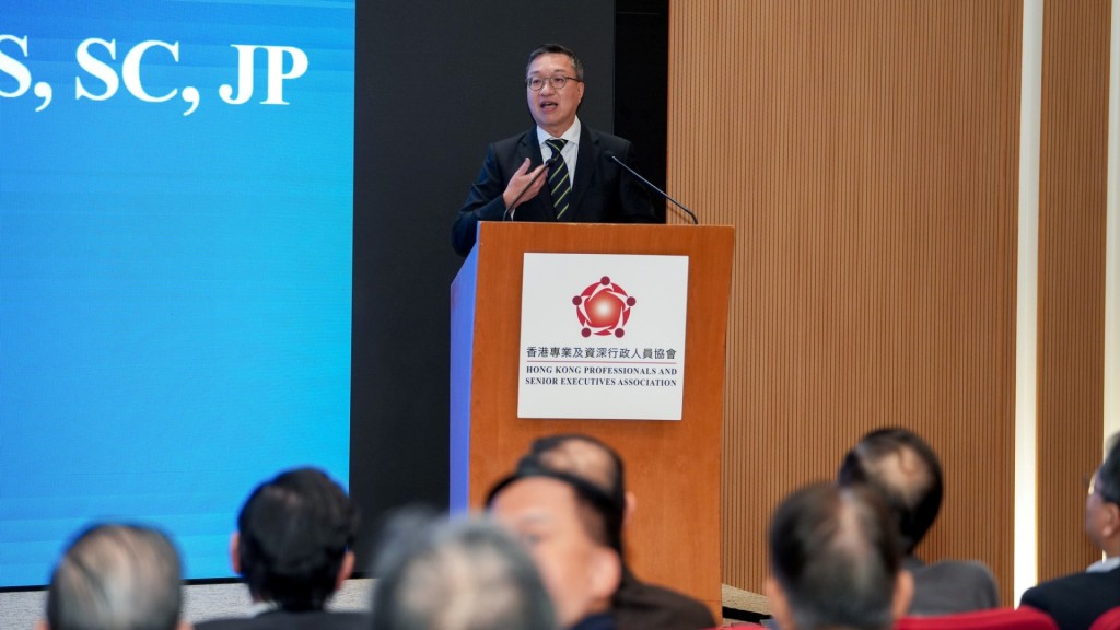 林定国昨晚在香港专业及资深行政人员协会与近80位专业及资深行政人员交流。林定国fb图片