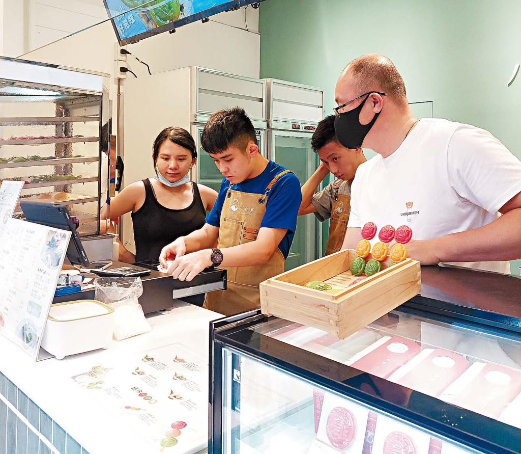 学生于台湾的民宿、餐厅、小吃店等进行实习,工作体验有助发展学生的专业能力。