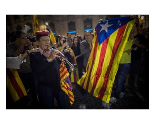 西班牙政府表示會廢除自治區主席的職權。AP