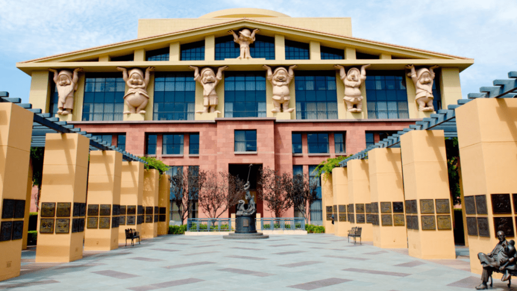 迪士尼10億美元投資OpenAI 授權AI影片平台Sora使用旗下角色