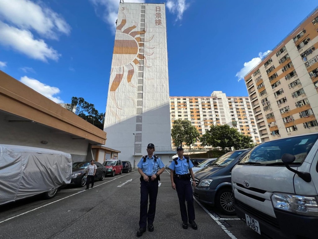 葵青警区增派人手巡逻区内。葵青警区FB