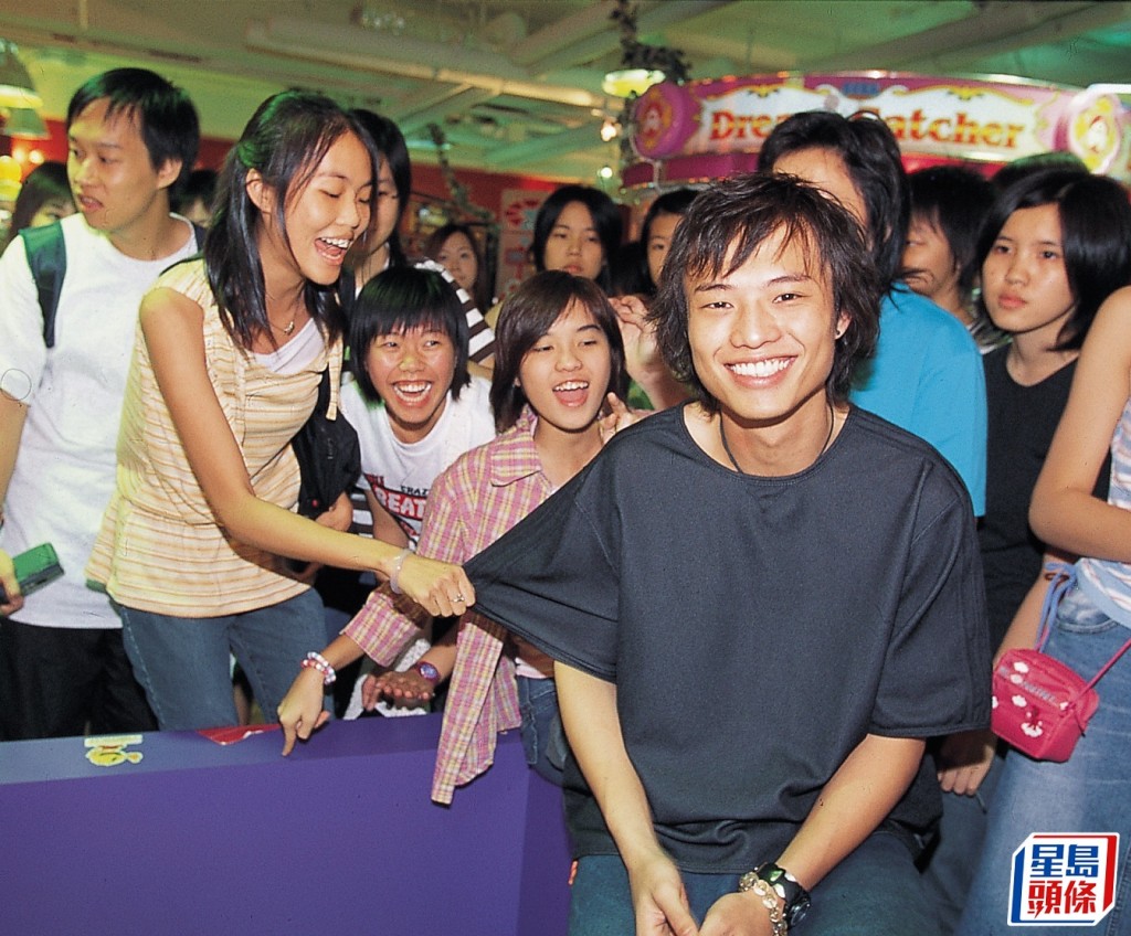 当年梁浩贤都有好多fans。