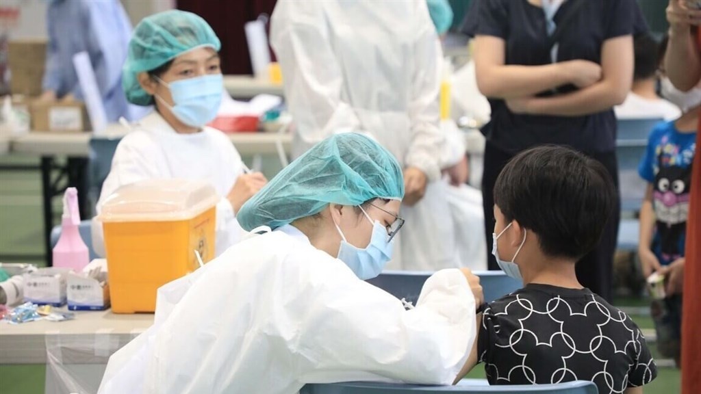 台灣新增本土個案4萬8283宗。網圖
