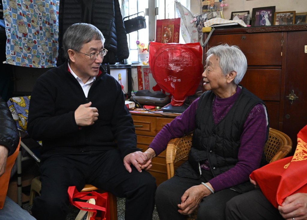 卓永興到訪覃女士。卓永興FB圖片 卓永興到訪覃女士。卓永興FB圖片