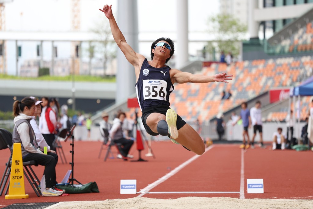 黄珀恒在头三跳都被判犯规，无缘最后三跳的决赛。徐嘉华摄