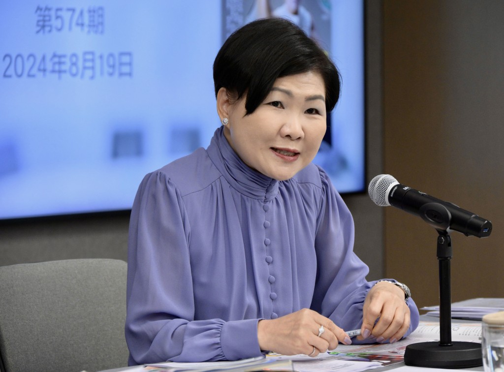 消委會今天(5月6日)宣布,總幹事黃鳳嫺將於今天約滿後離任。 消委會今天(5月6日)宣布,總幹事黃鳳嫺將於今天約滿後離任。
