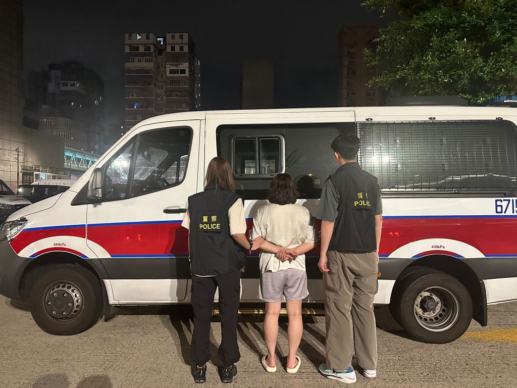 警方以涉嫌「贩运危险药物」拘捕该名47岁姓刘本地女子。